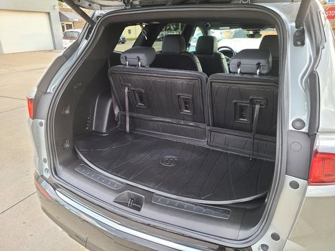 Used 2024 Buick Enclave Essence w/ Experience Buick Package image 27