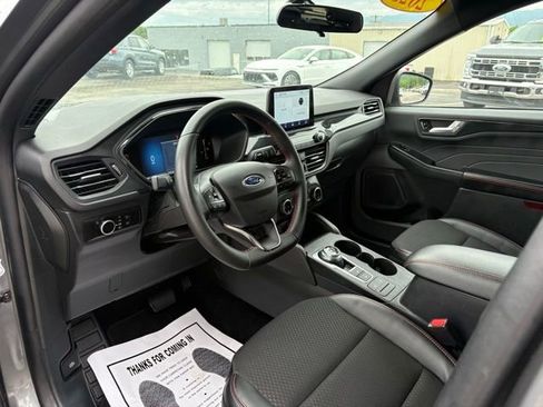 Used 2025 Ford Escape ST-Line AWD/4WD image 3