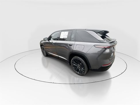 Used 2024 Jeep Wagoneer Launch Edition image 6