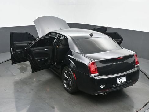 Used 2022 Chrysler 300 Touring w/ Sport Appearance Package RWD image 62