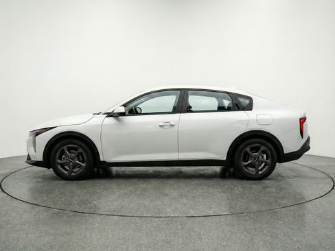Used 2025 Kia K4 FWD image 5