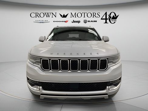 Used 2022 Jeep Wagoneer Series II AWD/4WD image 2