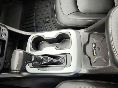 Used 2021 Chevrolet Colorado ZR2 AWD/4WD image 31