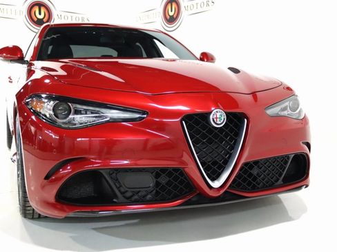 Used 2018 Alfa Romeo Giulia Quadrifoglio w/ Driver Assist Dynamic Package image 31
