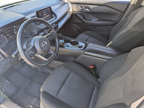 Used 2024 Nissan Rogue SV image 19