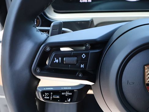 Certified 2026 Porsche Cayenne E-Hybrid Coupe AWD/4WD image 30