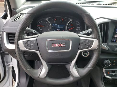 Used 2024 GMC Terrain SLE FWD image 25