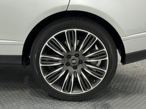 Used 2018 Land Rover Range Rover HSE image 36