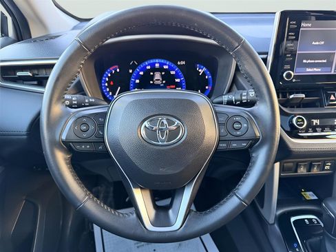 Used 2022 Toyota Corolla Cross XLE w/ Convenience Package AWD/4WD image 21
