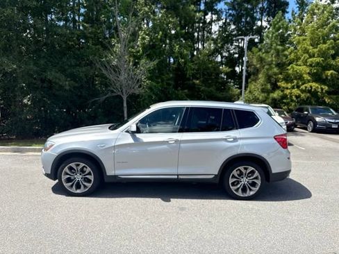 Used 2017 BMW X3 xDrive28i AWD/4WD image 2