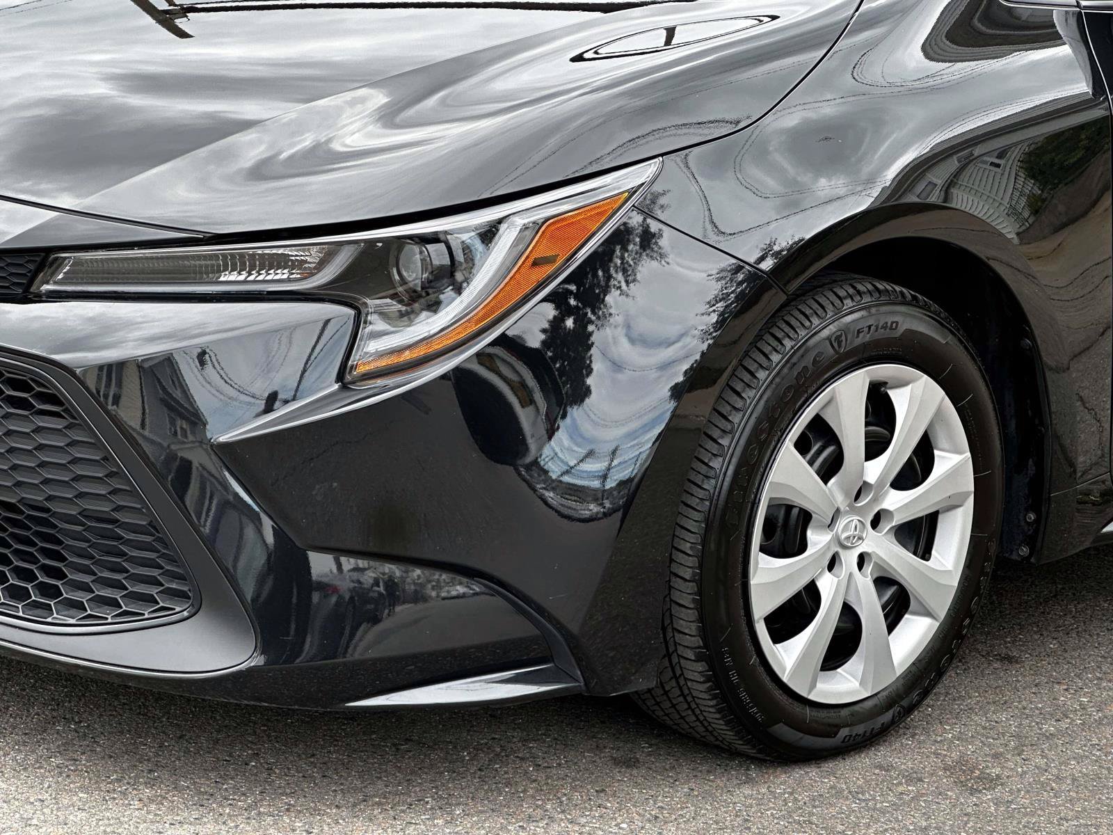 Certified 2022 Toyota Corolla LE FWD image 9