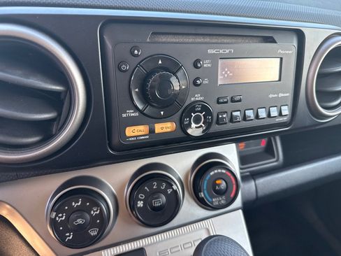 Used 2012 Scion xB FWD image 16