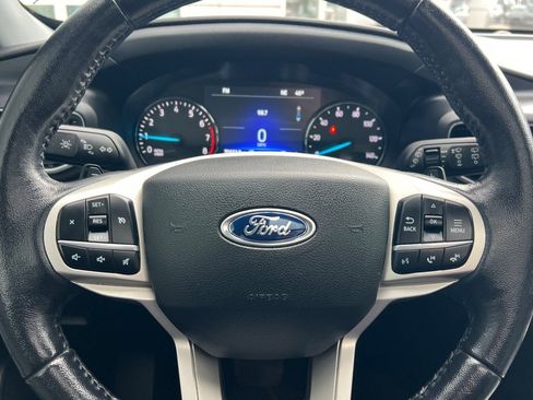 Used 2021 Ford Explorer XLT w/ Equipment Group 202A image 21