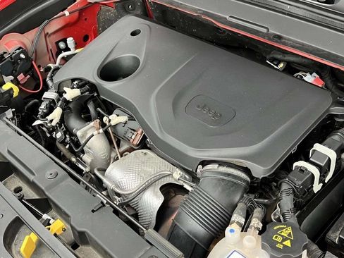 Used 2019 Jeep Renegade Trailhawk w/ Cold Weather Group II image 33