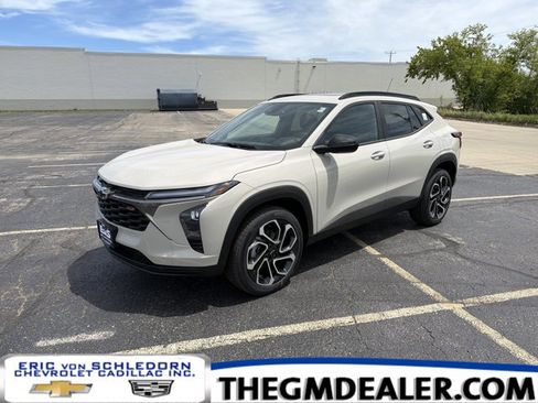 New 2026 Chevrolet Trax RS w/ Sunroof Package FWD image 1