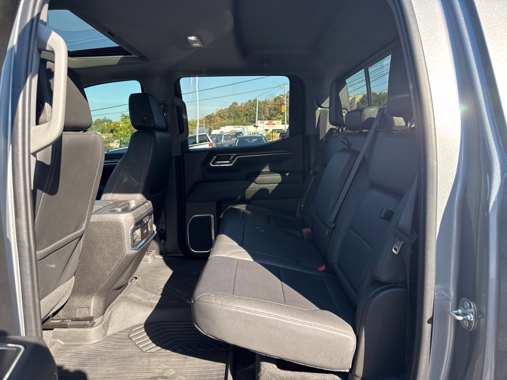 Used 2023 Chevrolet Silverado 1500 LTZ w/ LTZ Premium Package AWD/4WD image 28