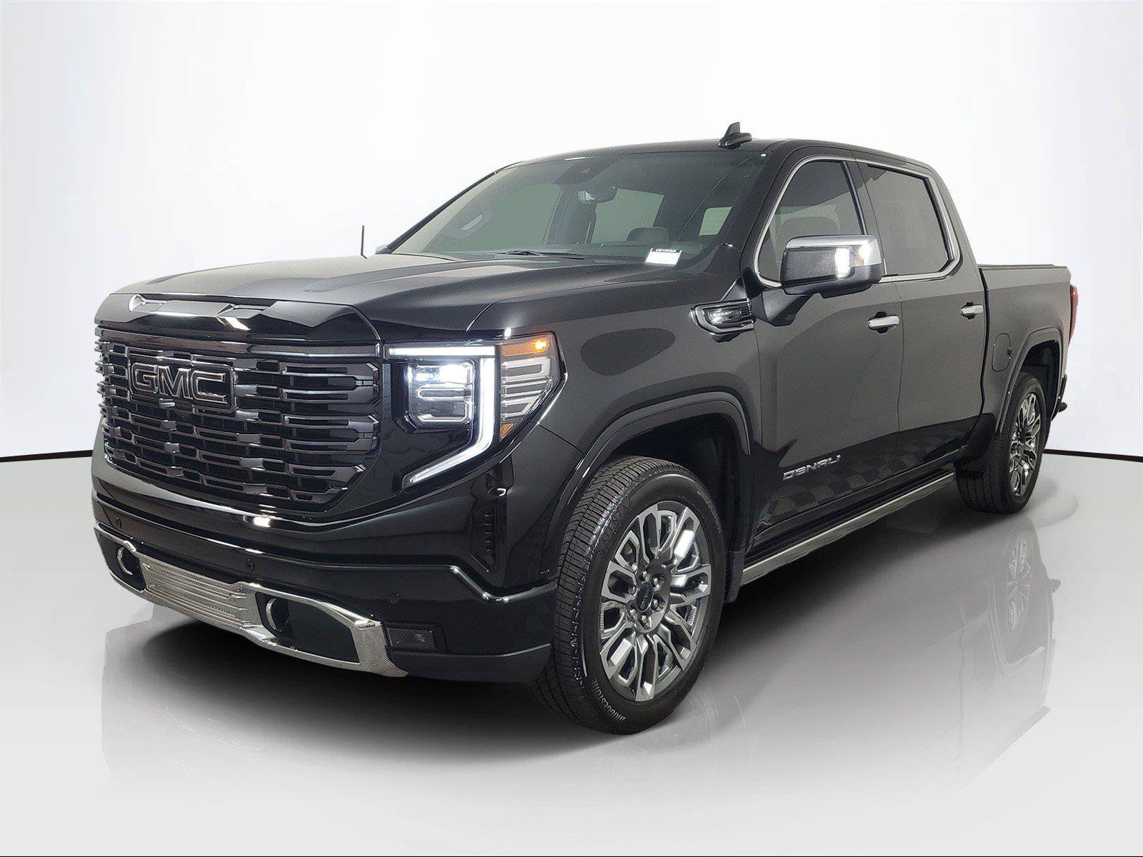 Used 2025 GMC Sierra 1500 Denali Ultimate AWD/4WD image 3