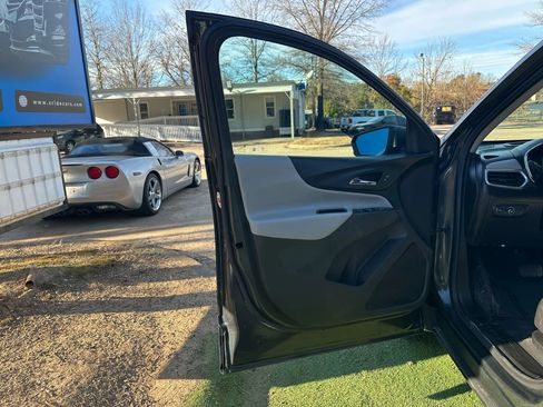 Used 2020 Chevrolet Equinox LS w/ LPO, Roadside Safety Package image 13