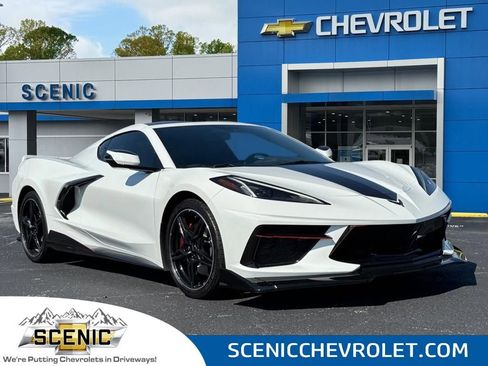 Used 2021 Chevrolet Corvette Stingray w/ Z51 Performance Package image 1