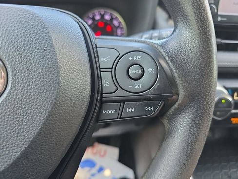 Used 2021 Toyota RAV4 XLE AWD/4WD image 24