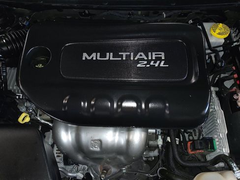 Used 2019 Jeep Cherokee Limited image 30