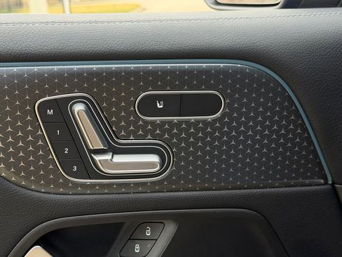 Certified 2024 Mercedes-Benz GLB 250 4MATIC image 8