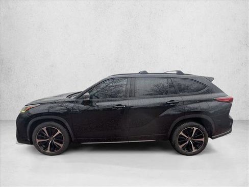 Used 2021 Toyota Highlander XSE AWD/4WD image 8