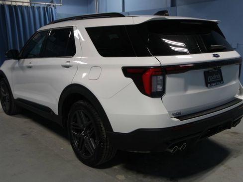 Used 2025 Ford Explorer ST image 36