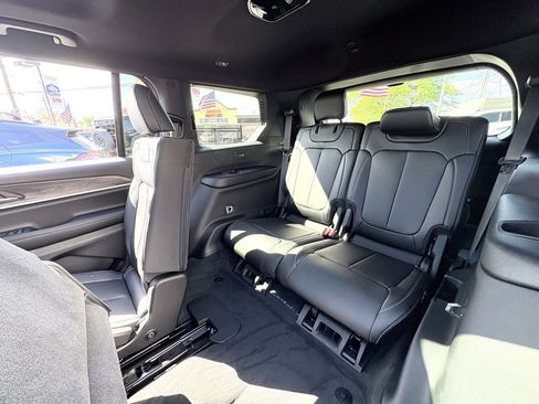 New 2025 Jeep Grand Cherokee L Limited image 18