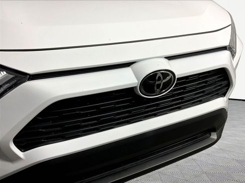 Used 2023 Toyota RAV4 LE AWD/4WD image 32