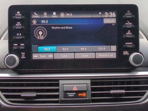 Used 2018 Honda Accord Sport image 17