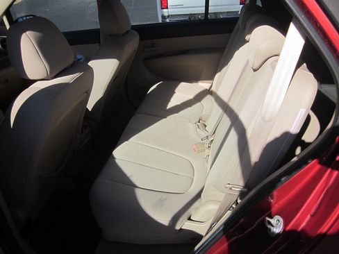 Used 2008 Kia Rondo LX w/ Convenience Pkg image 12