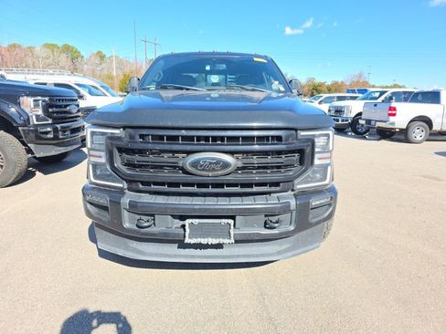 Certified 2022 Ford F350 Lariat w/ Black Appearance Package image 2