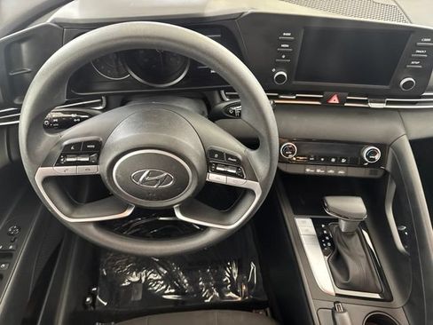 Used 2023 Hyundai Elantra SEL w/ Winter Weather Package FWD image 22