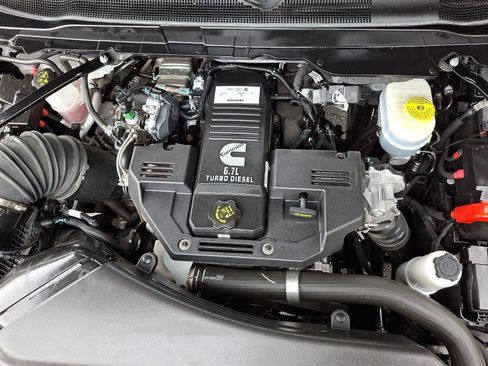 Used 2024 RAM 2500 Laramie AWD/4WD image 29