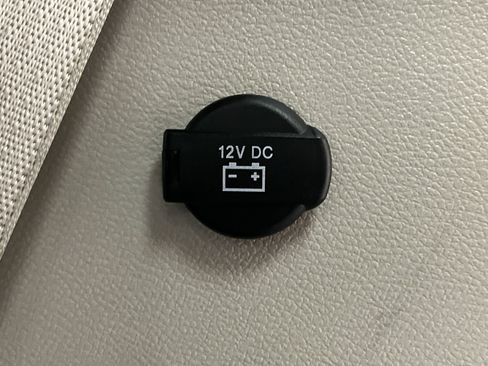 Used 2024 Chrysler Pacifica Touring-L image 30