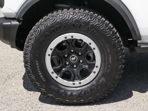 Used 2023 Ford Bronco Badlands w/ Sasquatch Package AWD/4WD image 48