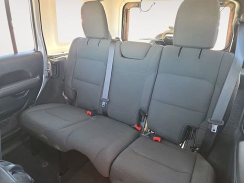 Used 2021 Jeep Wrangler Unlimited Sahara image 13