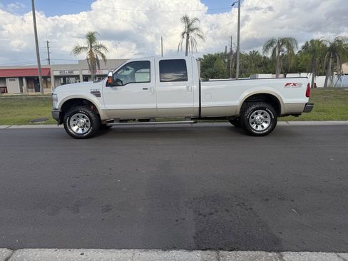 Used 2010 Ford F250 Lariat image 4