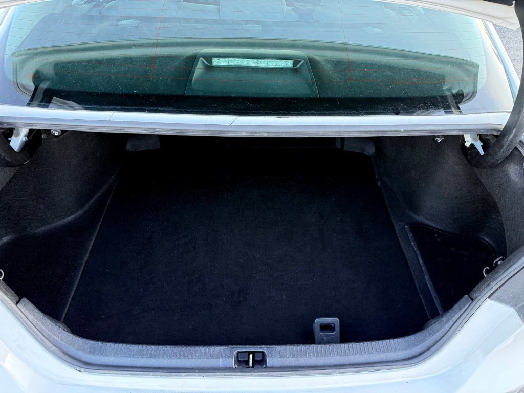 Used 2022 Toyota Camry LE FWD image 4