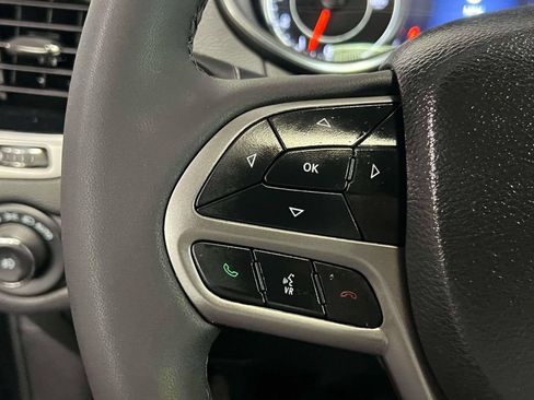 Used 2022 Jeep Cherokee Limited w/ Mopar Interior Package AWD/4WD image 24