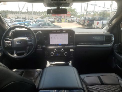 Used 2024 Ford F250 Lariat w/ Lariat Ultimate Package AWD/4WD image 10