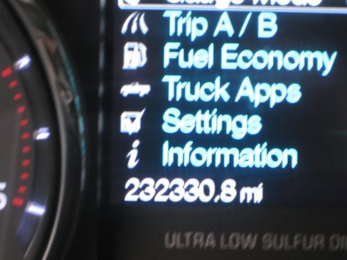 Used 2015 Ford F250 Lariat w/ Chrome Package image 16