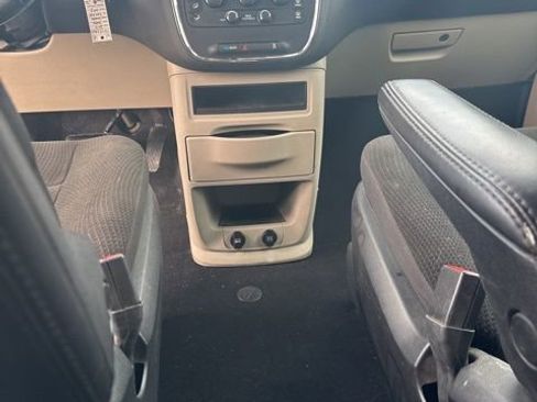 Used 2019 Dodge Grand Caravan SE w/ Rear Park Assist Package image 35