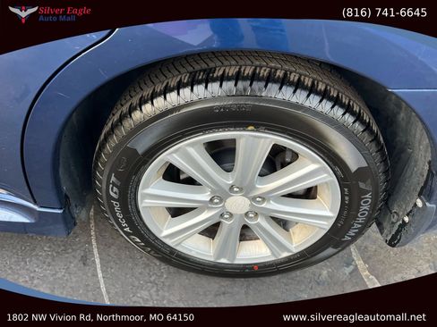 Used 2010 Subaru Legacy 2.5i Premium image 11