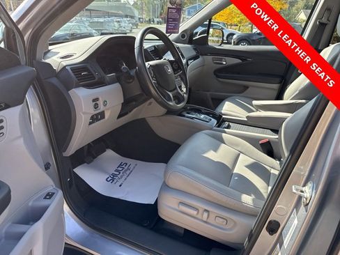Used 2022 Honda Pilot Touring image 7