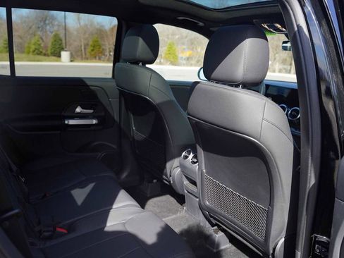 Used 2026 Mercedes-Benz GLB 250 4MATIC image 14