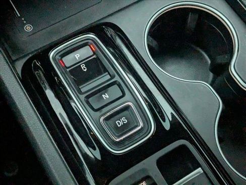 Used 2023 Honda Pilot Touring image 12