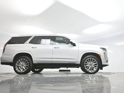 Used 2022 Cadillac Escalade Premium Luxury AWD/4WD image 67
