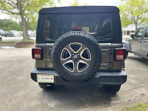 Used 2019 Jeep Wrangler Unlimited Sport S image 6